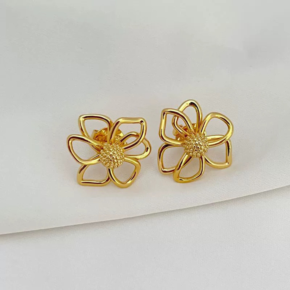 Kendra Scott Gold Plated Hollow Out 6 Petal Flower Earrings